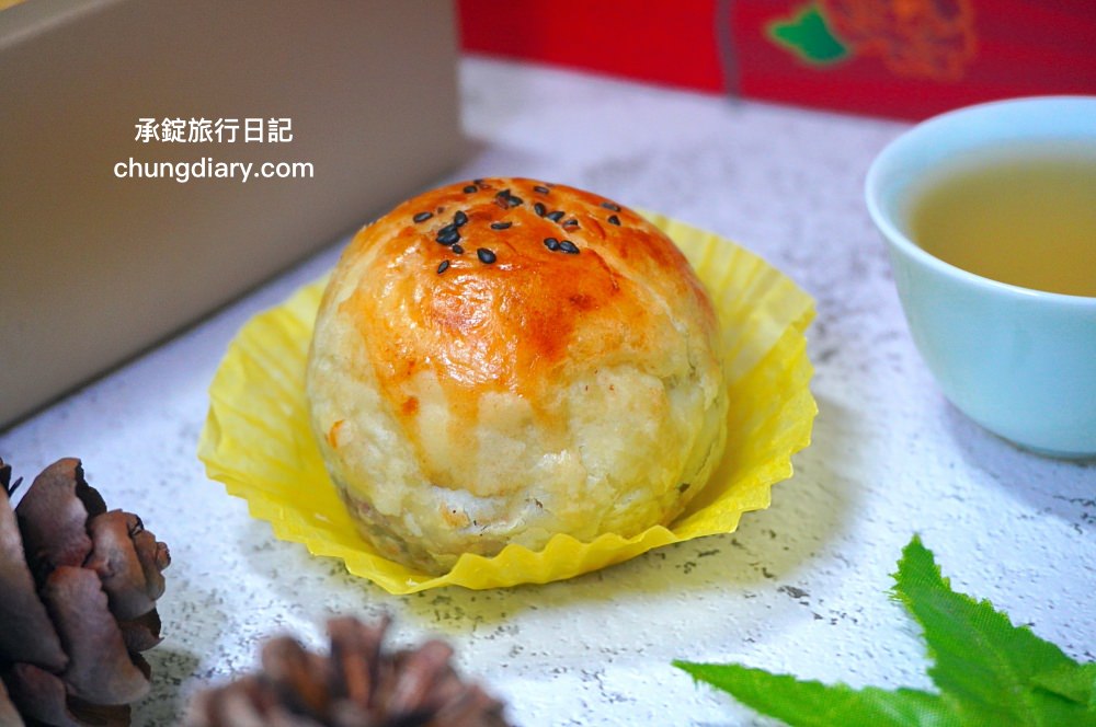 彰化隱藏版蛋黃酥【米香伯蛋黃酥-101米香】薄酥外皮，厚實內餡，採自家醃製的紅土鹹鴨蛋！2023中秋節伴手禮推薦。
