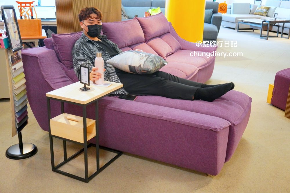 台南沙發推薦【坐又銘沙發永康中正門市】手工沙發、舒眠床墊，款式專利「滑軌式獨立筒沙發」尺寸、布料、顏色都可以客製化。
