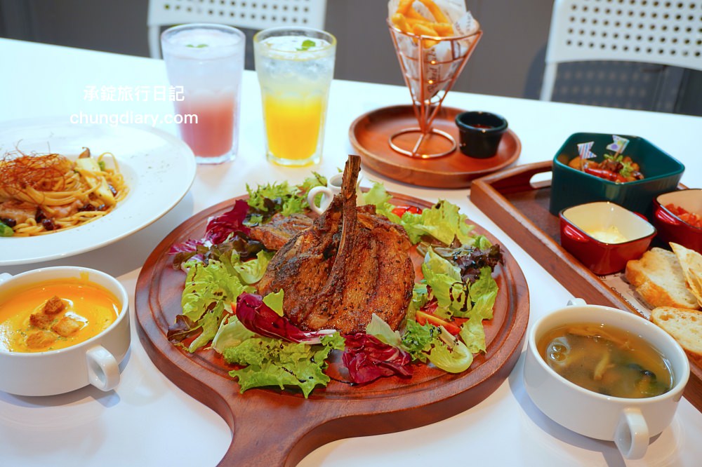 綠萼159地中海南法料理｜台中浪漫約會歐式餐廳，室內外大空間環境，華麗且舒適的用餐氛圍感！台中北屯兔子寵物友善餐廳，兔奴俱樂部聚會舉辦場所。