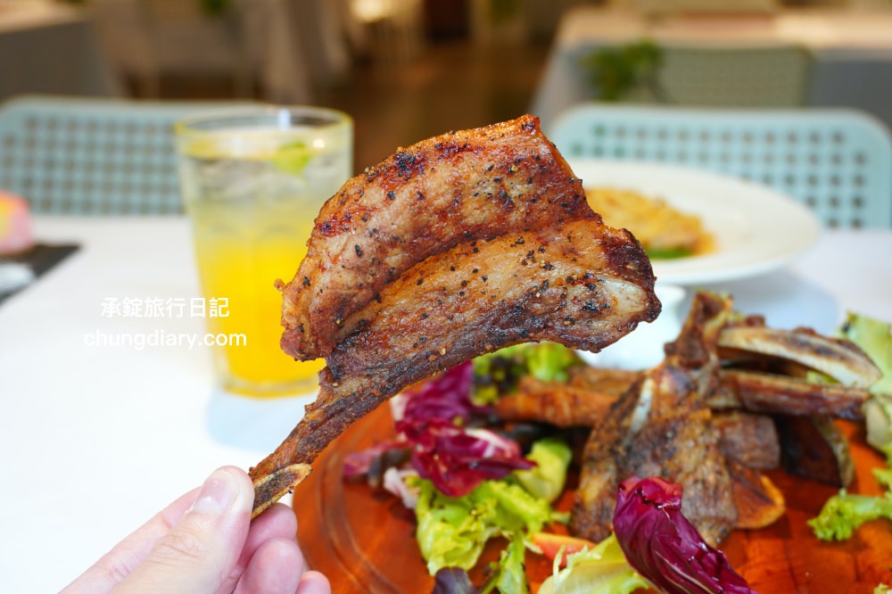 綠萼159地中海南法料理｜台中浪漫約會歐式餐廳，室內外大空間環境，華麗且舒適的用餐氛圍感！台中北屯兔子寵物友善餐廳，兔奴俱樂部聚會舉辦場所。