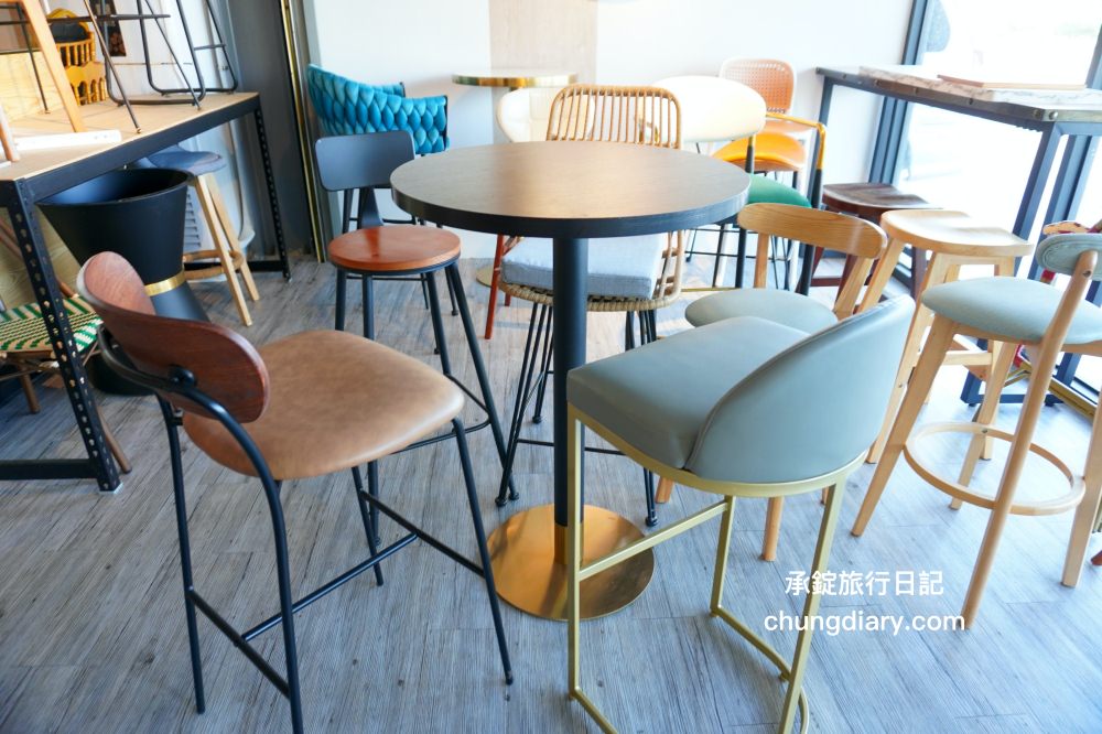 台中餐桌椅批發【綻呈營業用餐具餐桌椅專賣店】台灣製造！商用餐桌椅，與送餐機器人/帶位機器人旗艦展示店。