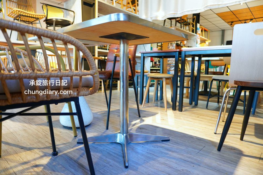 台中餐桌椅批發【綻呈營業用餐具餐桌椅專賣店】台灣製造！商用餐桌椅，與送餐機器人/帶位機器人旗艦展示店。