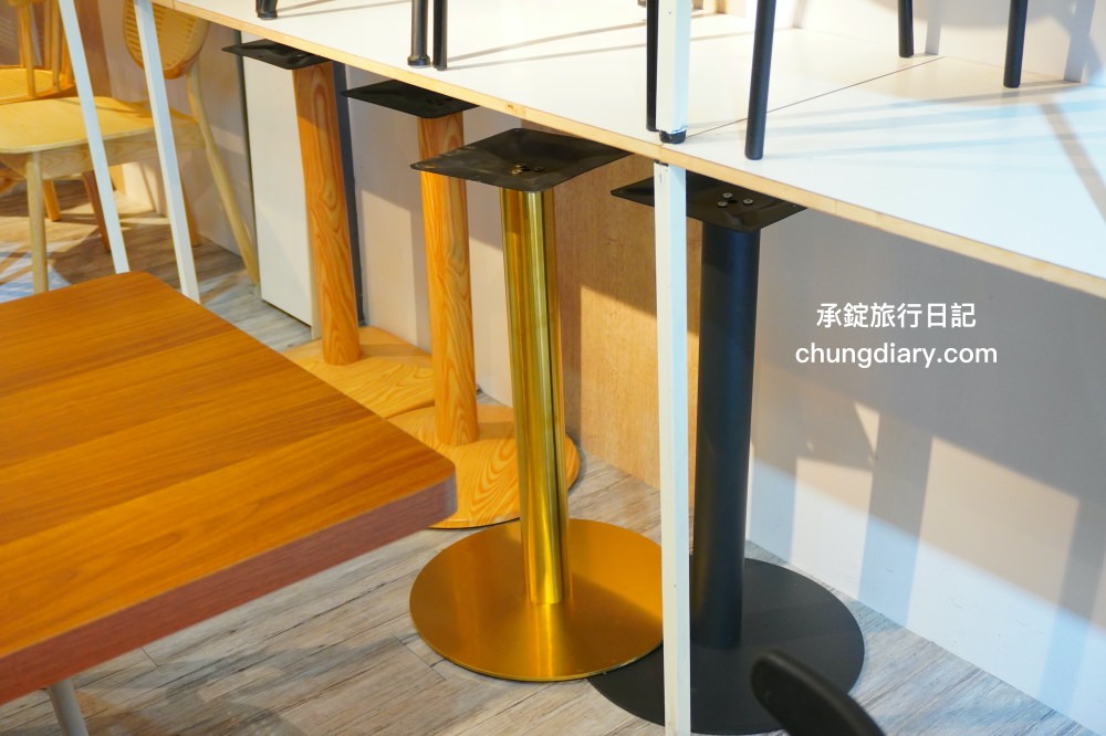 台中餐桌椅批發【綻呈營業用餐具餐桌椅專賣店】台灣製造！商用餐桌椅，與送餐機器人/帶位機器人旗艦展示店。