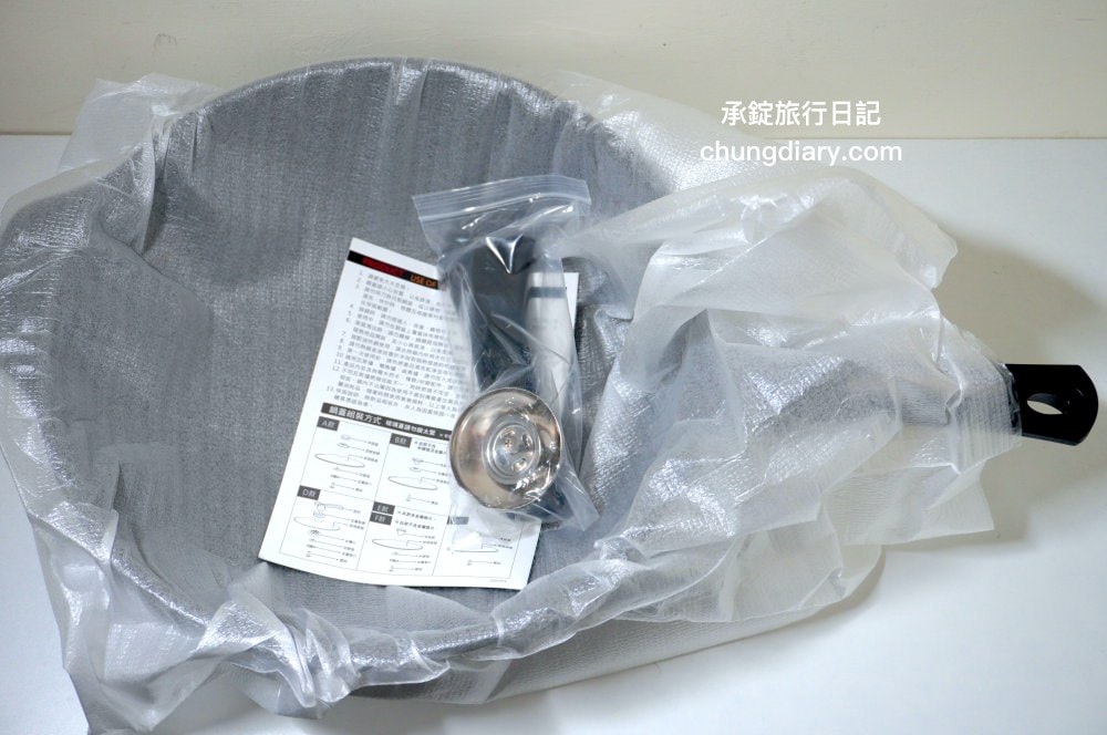 義大利CUOCO不沾鍋【大寶鍋S3鑽石旗艦版】石墨烯不沾炒鍋34cm,煎鍋、炒鍋、湯鍋三合一鍋型!Graphene 石墨烯材質,不含62項PFAS、無PFOA及PFOS,適用各式爐具:IH、電磁爐、瓦斯爐…等。 - 第4張圖 義大利CUOCO不沾鍋【大寶鍋S3鑽石旗艦版】石墨烯不沾炒鍋34cm,煎鍋、炒鍋、湯鍋三合一鍋型!Graphene 石墨烯材質,不含62項PFAS、無PFOA及PFOS,適用各式爐具:IH、電磁爐、瓦斯爐…等。