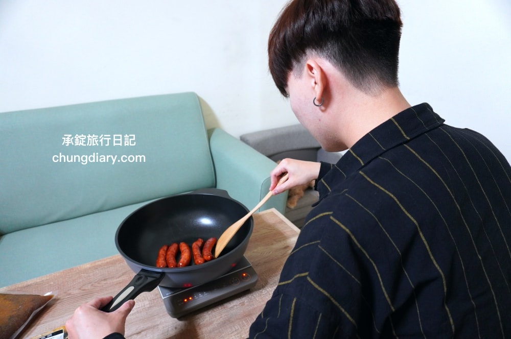 義大利CUOCO不沾鍋【大寶鍋S3鑽石旗艦版】石墨烯不沾炒鍋34cm,煎鍋、炒鍋、湯鍋三合一鍋型!Graphene 石墨烯材質,不含62項PFAS、無PFOA及PFOS,適用各式爐具:IH、電磁爐、瓦斯爐…等。 - 第19張圖 義大利CUOCO不沾鍋【大寶鍋S3鑽石旗艦版】石墨烯不沾炒鍋34cm,煎鍋、炒鍋、湯鍋三合一鍋型!Graphene 石墨烯材質,不含62項PFAS、無PFOA及PFOS,適用各式爐具:IH、電磁爐、瓦斯爐…等。