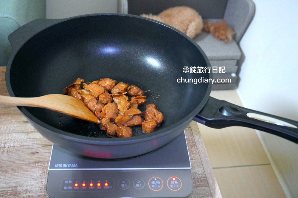 義大利CUOCO不沾鍋【大寶鍋S3鑽石旗艦版】石墨烯不沾炒鍋34cm,煎鍋、炒鍋、湯鍋三合一鍋型!Graphene 石墨烯材質,不含62項PFAS、無PFOA及PFOS,適用各式爐具:IH、電磁爐、瓦斯爐…等。 - 第27張圖 義大利CUOCO不沾鍋【大寶鍋S3鑽石旗艦版】石墨烯不沾炒鍋34cm,煎鍋、炒鍋、湯鍋三合一鍋型!Graphene 石墨烯材質,不含62項PFAS、無PFOA及PFOS,適用各式爐具:IH、電磁爐、瓦斯爐…等。