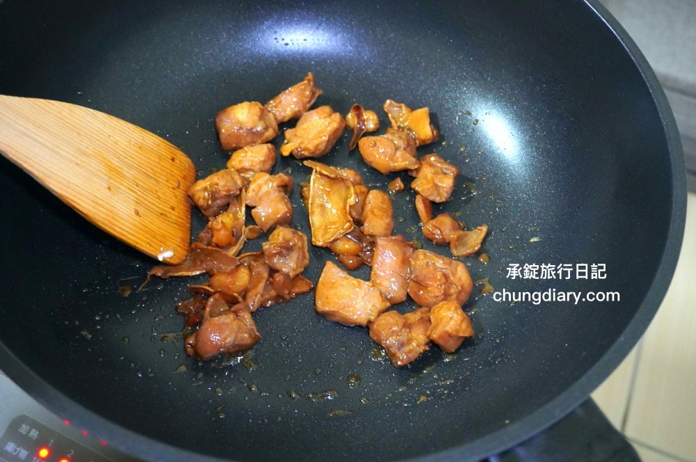 義大利CUOCO不沾鍋【大寶鍋S3鑽石旗艦版】石墨烯不沾炒鍋34cm,煎鍋、炒鍋、湯鍋三合一鍋型!Graphene 石墨烯材質,不含62項PFAS、無PFOA及PFOS,適用各式爐具:IH、電磁爐、瓦斯爐…等。 - 第28張圖 義大利CUOCO不沾鍋【大寶鍋S3鑽石旗艦版】石墨烯不沾炒鍋34cm,煎鍋、炒鍋、湯鍋三合一鍋型!Graphene 石墨烯材質,不含62項PFAS、無PFOA及PFOS,適用各式爐具:IH、電磁爐、瓦斯爐…等。