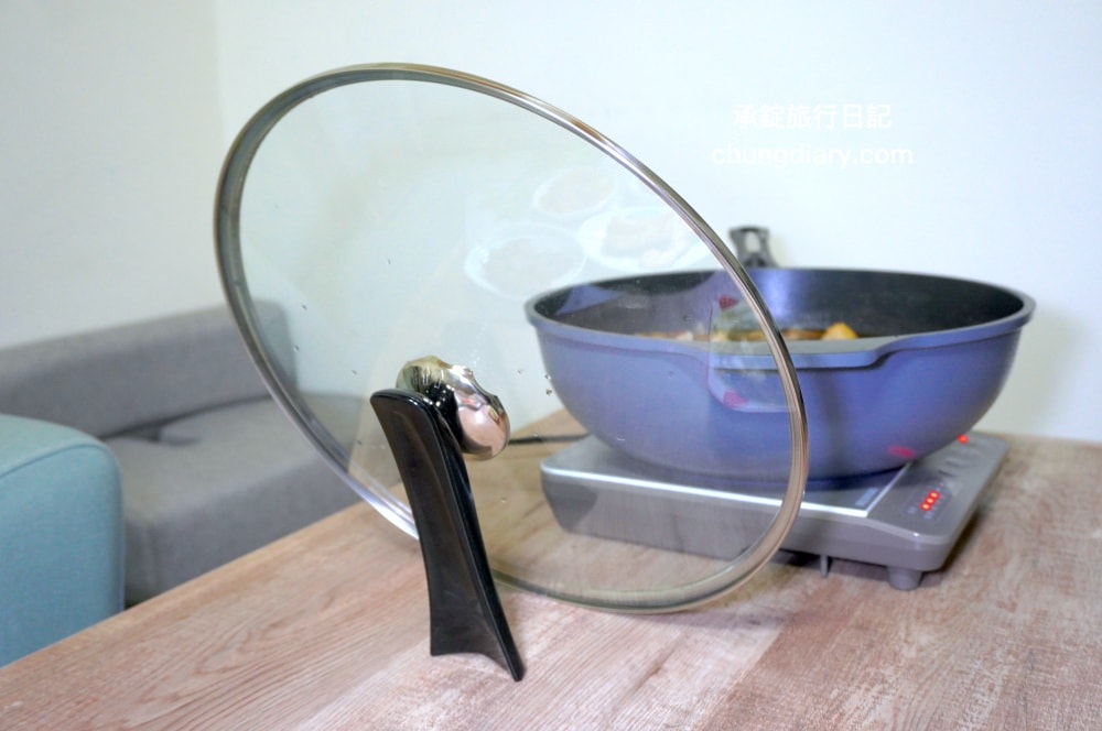 義大利CUOCO不沾鍋【大寶鍋S3鑽石旗艦版】石墨烯不沾炒鍋34cm,煎鍋、炒鍋、湯鍋三合一鍋型!Graphene 石墨烯材質,不含62項PFAS、無PFOA及PFOS,適用各式爐具:IH、電磁爐、瓦斯爐…等。 - 第12張圖 義大利CUOCO不沾鍋【大寶鍋S3鑽石旗艦版】石墨烯不沾炒鍋34cm,煎鍋、炒鍋、湯鍋三合一鍋型!Graphene 石墨烯材質,不含62項PFAS、無PFOA及PFOS,適用各式爐具:IH、電磁爐、瓦斯爐…等。