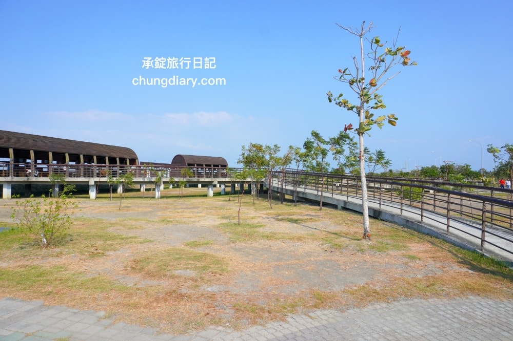 茄萣濕地公園|高雄生態旅遊賞鳥景點,黑面琵鷺、寒鴉、白鷺鷥、候鳥過冬據點。 - 第8張圖 茄萣濕地公園|高雄生態旅遊賞鳥景點,黑面琵鷺、寒鴉、白鷺鷥、候鳥過冬據點。
