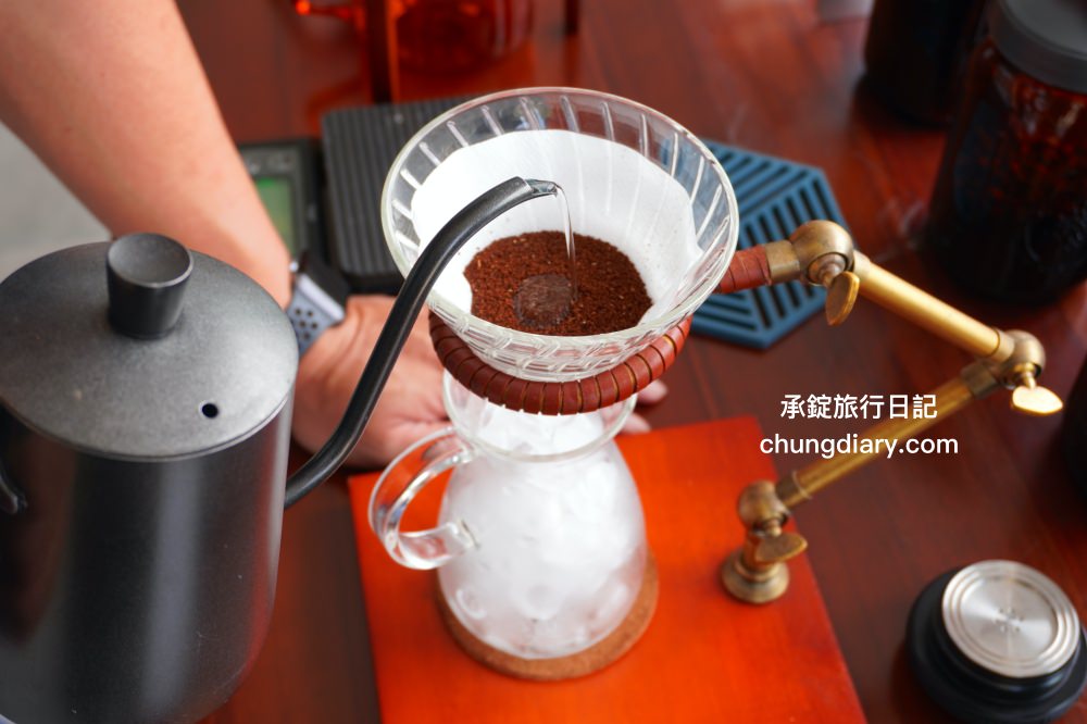 嘉義兩天一夜行程規劃|阿里山烏龍茶、台灣高山茶、梅山竹崎瑞里景點推薦!三癸亭製茶、出水坑步道、出水製茶所、雲潭瀑布、雲潭舖子&有人伴伴coffee、茶壺餐廳。 - 第59張圖 嘉義兩天一夜行程規劃|阿里山烏龍茶、台灣高山茶、梅山竹崎瑞里景點推薦!三癸亭製茶、出水坑步道、出水製茶所、雲潭瀑布、雲潭舖子&有人伴伴coffee、茶壺餐廳。