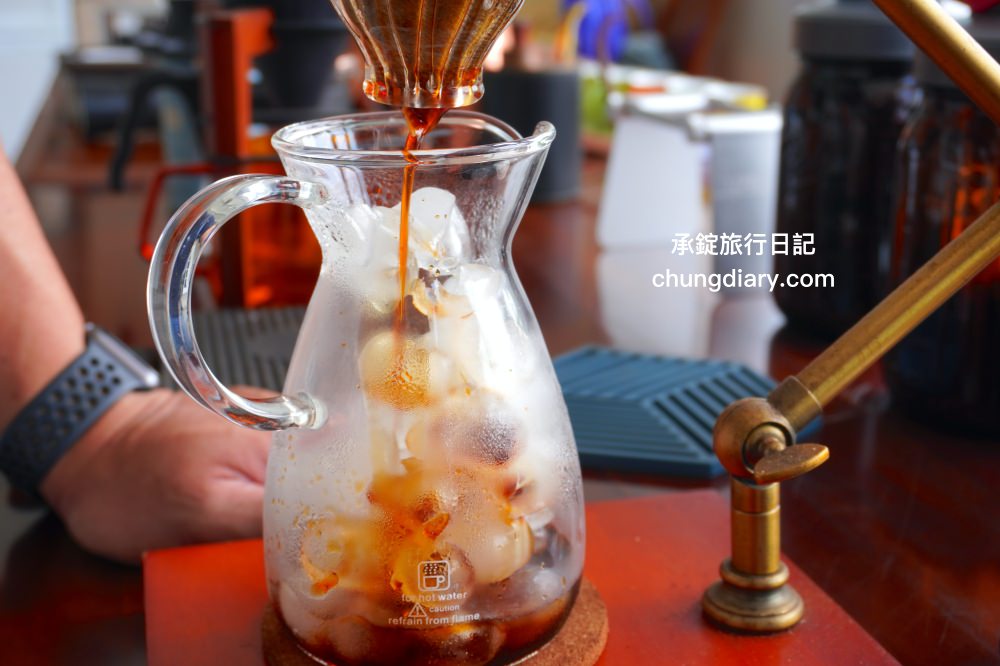 嘉義兩天一夜行程規劃|阿里山烏龍茶、台灣高山茶、梅山竹崎瑞里景點推薦!三癸亭製茶、出水坑步道、出水製茶所、雲潭瀑布、雲潭舖子&有人伴伴coffee、茶壺餐廳。 - 第60張圖 嘉義兩天一夜行程規劃|阿里山烏龍茶、台灣高山茶、梅山竹崎瑞里景點推薦!三癸亭製茶、出水坑步道、出水製茶所、雲潭瀑布、雲潭舖子&有人伴伴coffee、茶壺餐廳。