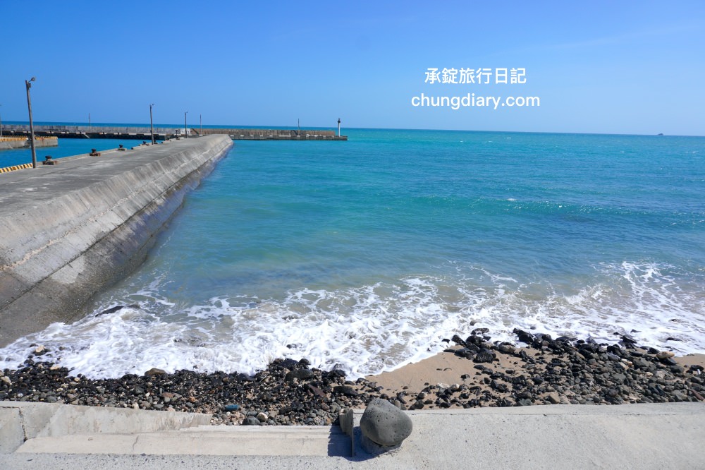 澎湖IG打卡景點【菓葉灰窯】座落在海岸邊的一座古老碉堡！澎湖兩天一夜自由行拍照景點。