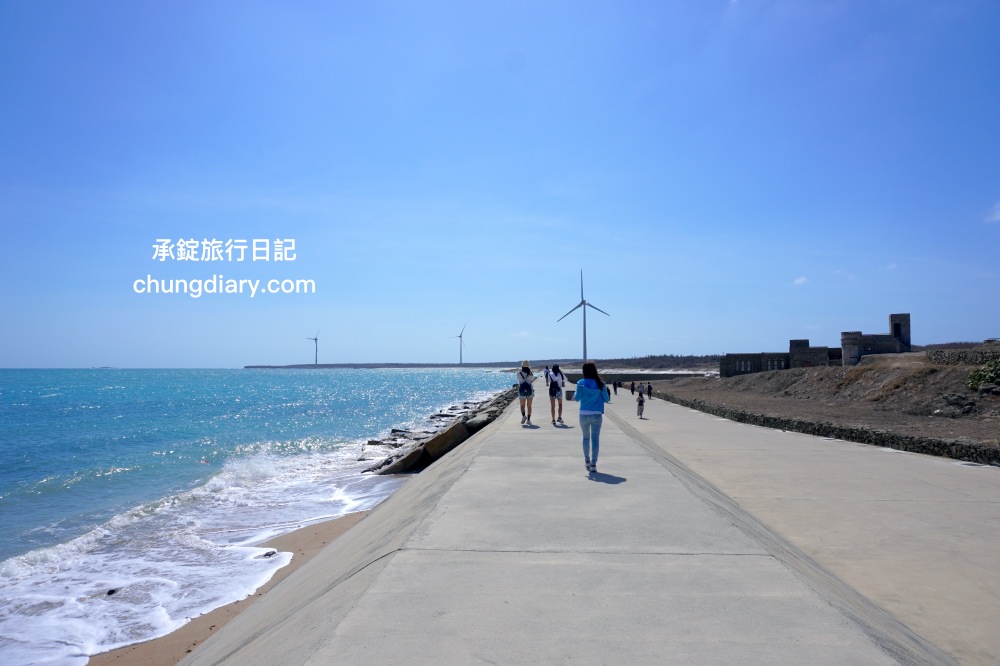 澎湖IG打卡景點【菓葉灰窯】座落在海岸邊的一座古老碉堡！澎湖兩天一夜自由行拍照景點。