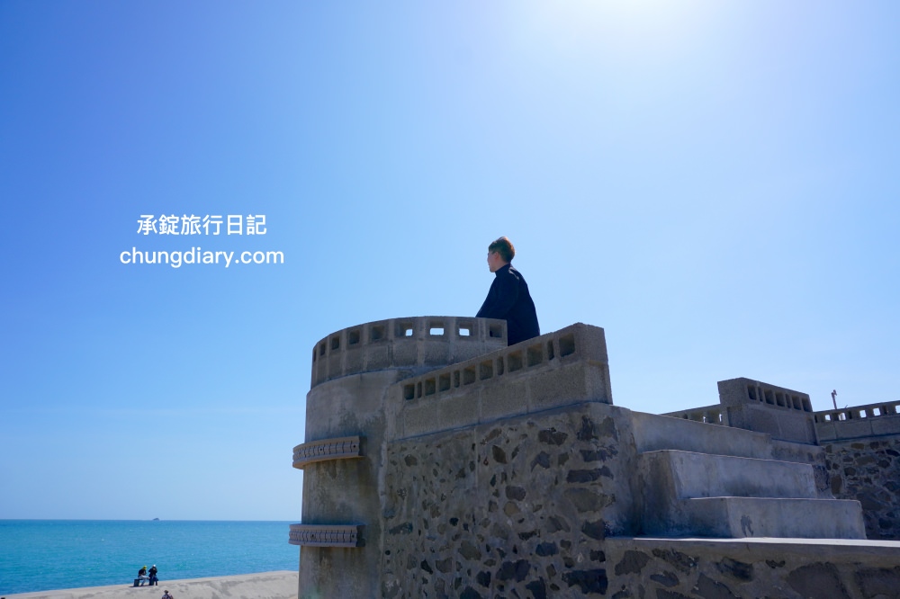 澎湖IG打卡景點【菓葉灰窯】座落在海岸邊的一座古老碉堡！澎湖兩天一夜自由行拍照景點。