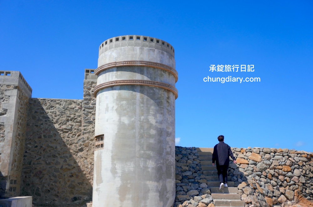 澎湖IG打卡景點【菓葉灰窯】座落在海岸邊的一座古老碉堡！澎湖兩天一夜自由行拍照景點。