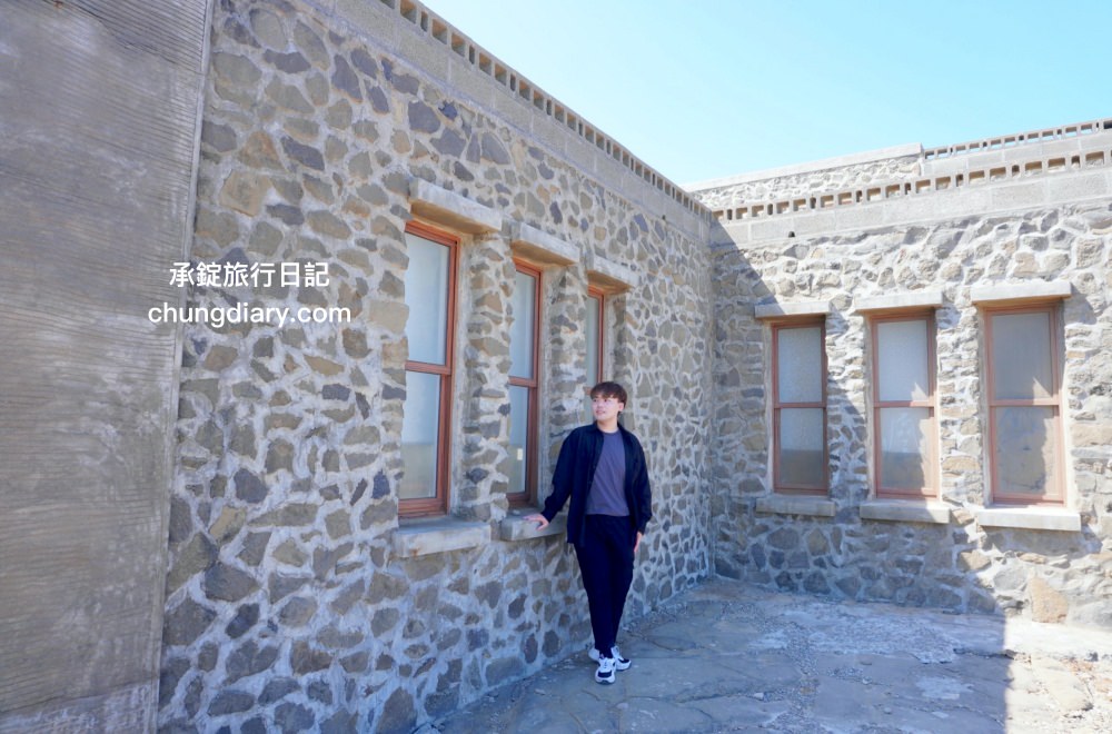 澎湖IG打卡景點【菓葉灰窯】座落在海岸邊的一座古老碉堡！澎湖兩天一夜自由行拍照景點。