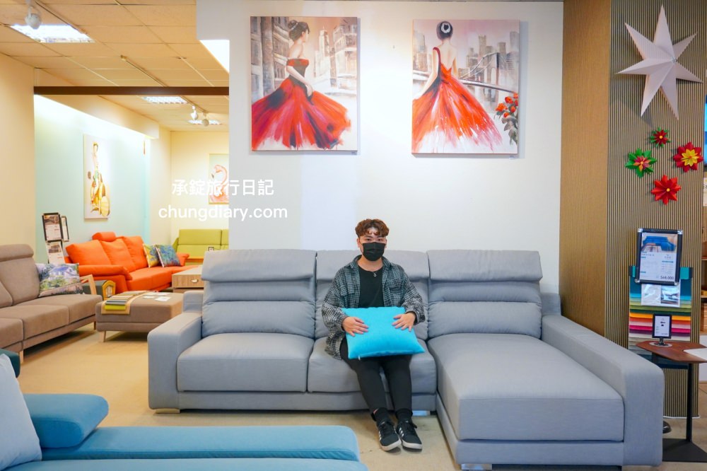 台南沙發推薦【坐又銘沙發永康中正門市】手工沙發、舒眠床墊，款式專利「滑軌式獨立筒沙發」尺寸、布料、顏色都可以客製化。