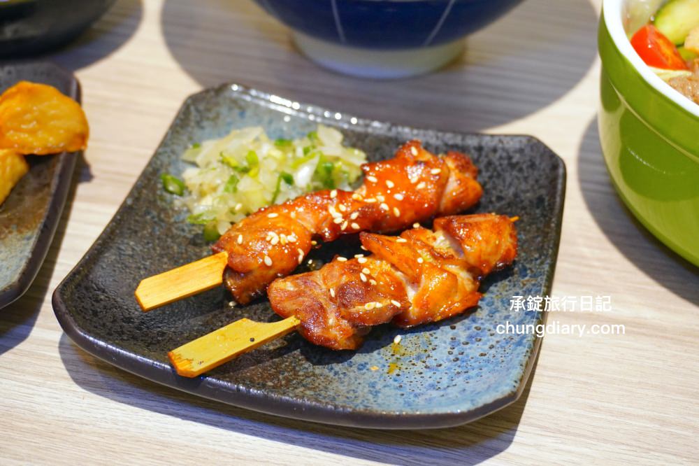 台中北區美食【虎藏燒肉丼食所台中一中店】鄰近中友百貨、一中街商圈,平價美味的燒肉丼飯專門店,還有提供免費味噌湯、飲品、冰沙可供享用。 - 第27張圖 台中北區美食【虎藏燒肉丼食所台中一中店】鄰近中友百貨、一中街商圈,平價美味的燒肉丼飯專門店,還有提供免費味噌湯、飲品、冰沙可供享用。