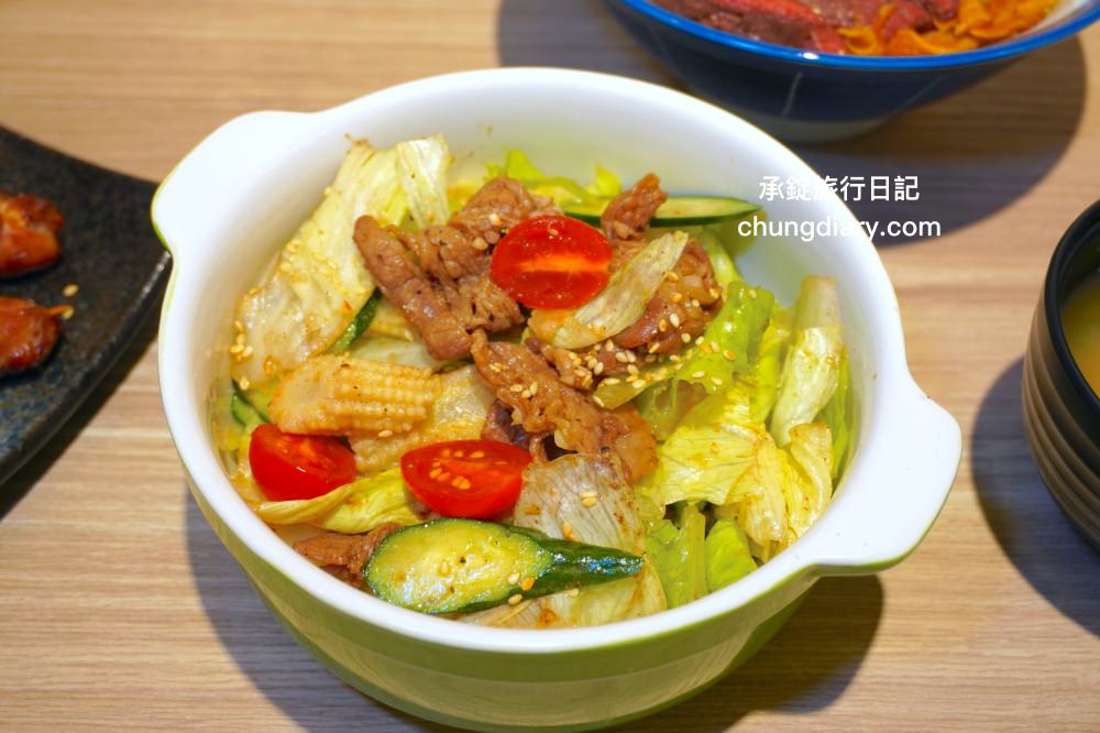 台中北區美食【虎藏燒肉丼食所台中一中店】鄰近中友百貨、一中街商圈,平價美味的燒肉丼飯專門店,還有提供免費味噌湯、飲品、冰沙可供享用。 - 第21張圖 台中北區美食【虎藏燒肉丼食所台中一中店】鄰近中友百貨、一中街商圈,平價美味的燒肉丼飯專門店,還有提供免費味噌湯、飲品、冰沙可供享用。