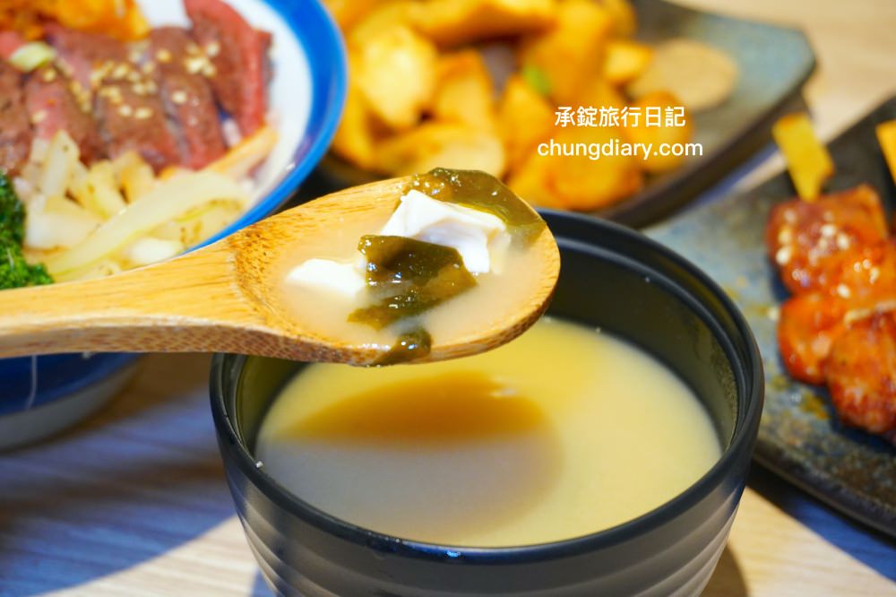 台中北區美食【虎藏燒肉丼食所台中一中店】鄰近中友百貨、一中街商圈,平價美味的燒肉丼飯專門店,還有提供免費味噌湯、飲品、冰沙可供享用。 - 第10張圖 台中北區美食【虎藏燒肉丼食所台中一中店】鄰近中友百貨、一中街商圈,平價美味的燒肉丼飯專門店,還有提供免費味噌湯、飲品、冰沙可供享用。