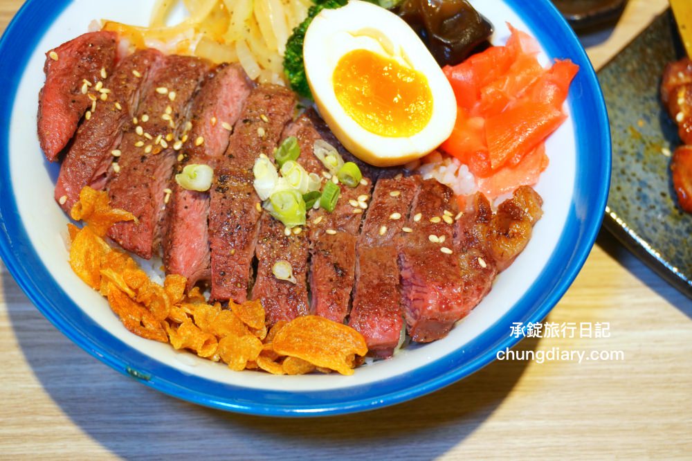 台中北區美食【虎藏燒肉丼食所台中一中店】鄰近中友百貨、一中街商圈,平價美味的燒肉丼飯專門店,還有提供免費味噌湯、飲品、冰沙可供享用。 - 第17張圖 台中北區美食【虎藏燒肉丼食所台中一中店】鄰近中友百貨、一中街商圈,平價美味的燒肉丼飯專門店,還有提供免費味噌湯、飲品、冰沙可供享用。