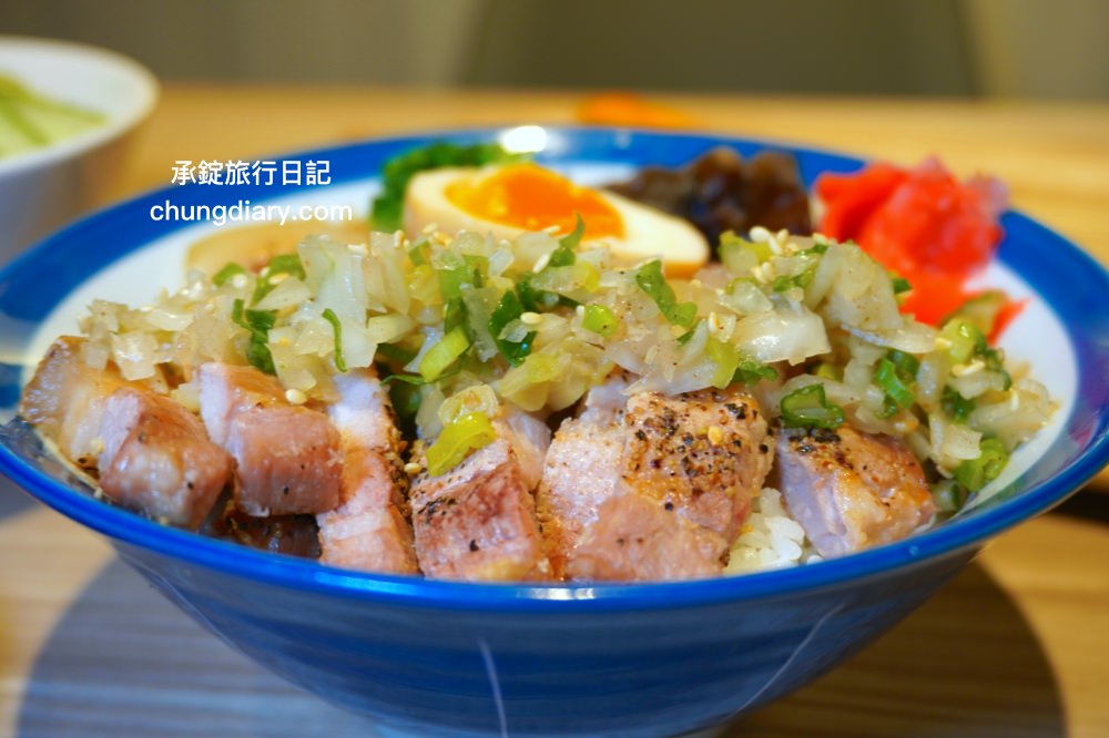 台中北區美食【虎藏燒肉丼食所台中一中店】鄰近中友百貨、一中街商圈,平價美味的燒肉丼飯專門店,還有提供免費味噌湯、飲品、冰沙可供享用。 - 第13張圖 台中北區美食【虎藏燒肉丼食所台中一中店】鄰近中友百貨、一中街商圈,平價美味的燒肉丼飯專門店,還有提供免費味噌湯、飲品、冰沙可供享用。