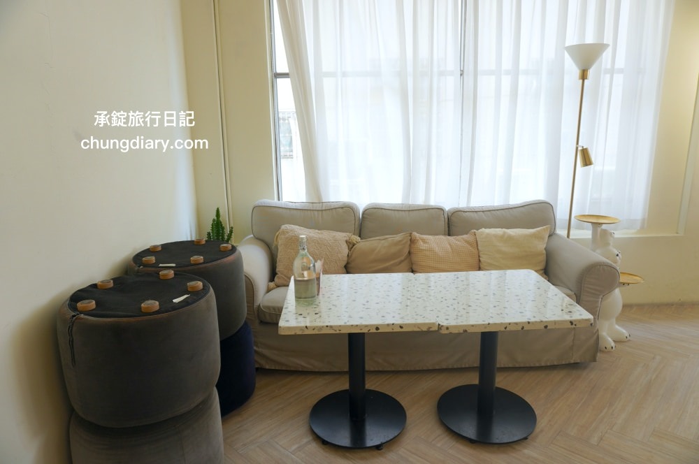 貳食尋夢所｜台中北區英才路早午餐推薦，純白歐風裝潢餐廳，療癒系美食義式料理，義大利麵、燉飯、可頌餐盤、濃湯、與蛋糕甜點。