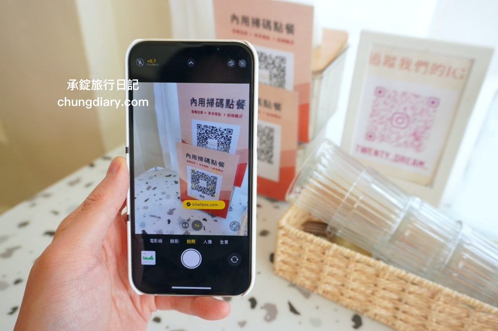 貳食尋夢所｜台中北區英才路早午餐推薦，純白歐風裝潢餐廳，療癒系美食義式料理，義大利麵、燉飯、可頌餐盤、濃湯、與蛋糕甜點。