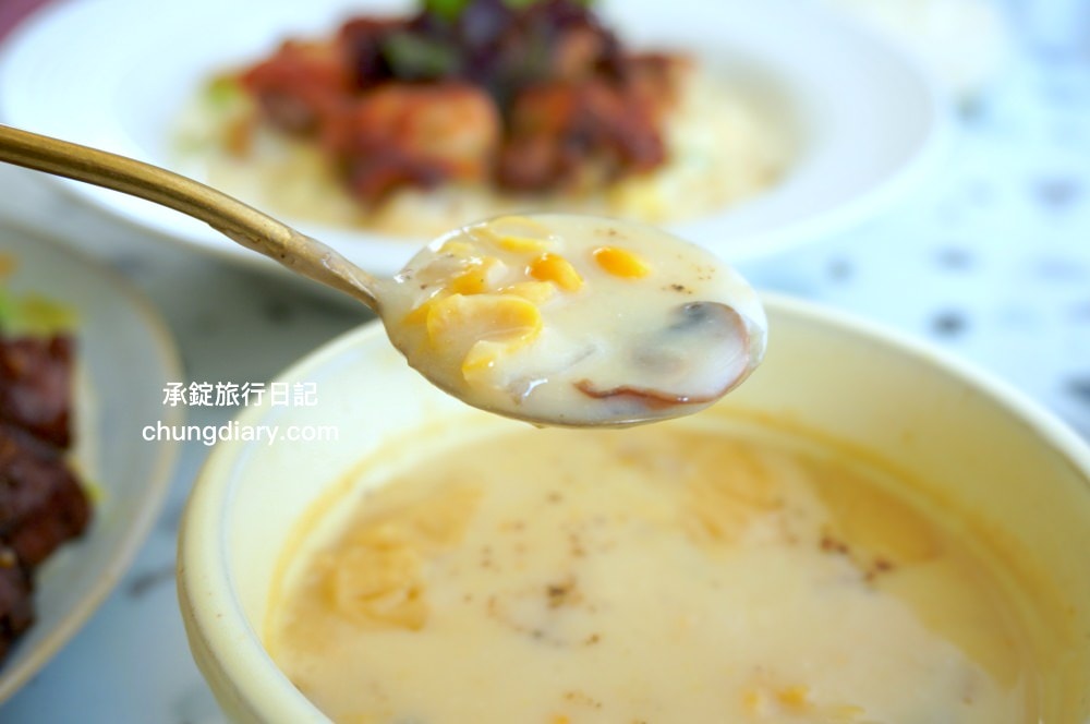 貳食尋夢所｜台中北區英才路早午餐推薦，純白歐風裝潢餐廳，療癒系美食義式料理，義大利麵、燉飯、可頌餐盤、濃湯、與蛋糕甜點。