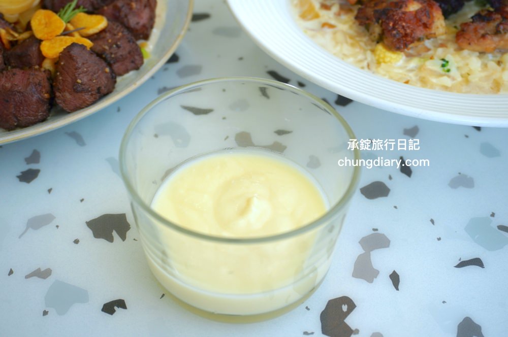 貳食尋夢所｜台中北區英才路早午餐推薦，純白歐風裝潢餐廳，療癒系美食義式料理，義大利麵、燉飯、可頌餐盤、濃湯、與蛋糕甜點。