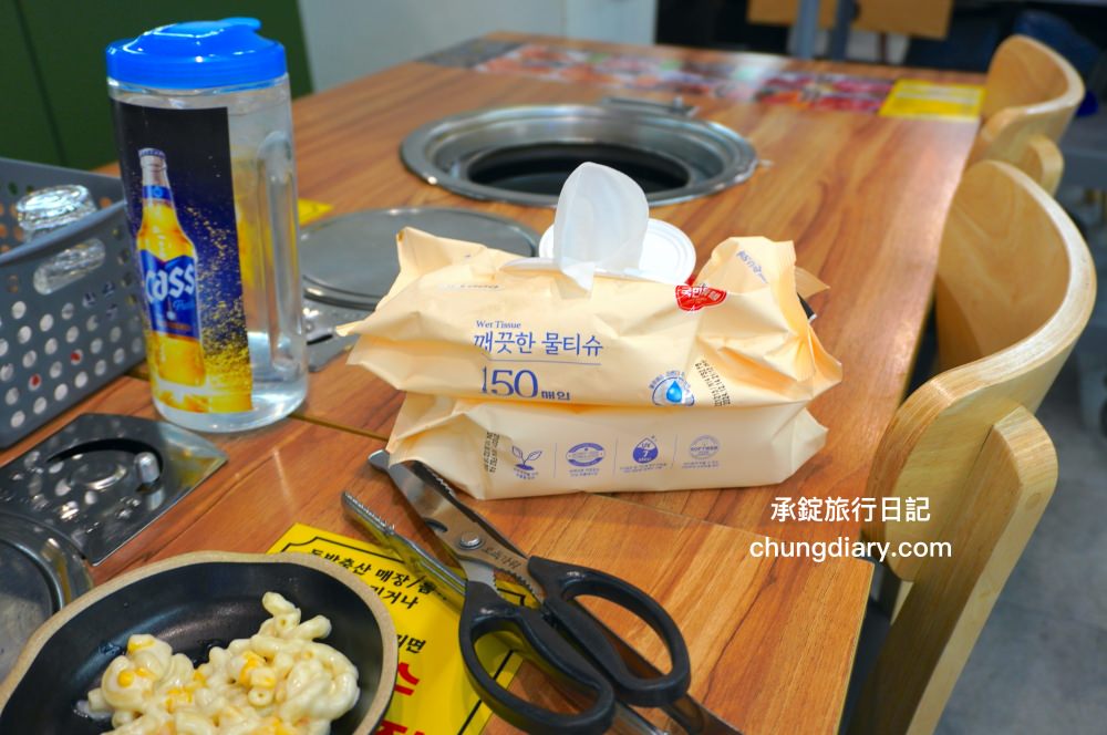 釜山西面烤肉【東方畜產西面總店 동방축산 서면본점】24小時營業!韓國烤腸、韓式烤五花肉、三層肉、松阪豬、牛排骨、牛肋眼肉…等,價格實惠、份量十足、用餐環境乾淨明亮且寬敞。 - 第11張圖 釜山西面烤肉【東方畜產西面總店 동방축산 서면본점】24小時營業!韓國烤腸、韓式烤五花肉、三層肉、松阪豬、牛排骨、牛肋眼肉…等,價格實惠、份量十足、用餐環境乾淨明亮且寬敞。