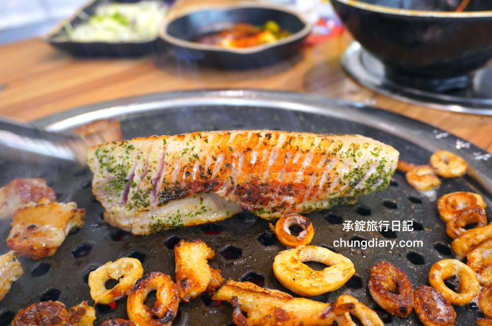 釜山西面烤肉【東方畜產西面總店 동방축산 서면본점】24小時營業!韓國烤腸、韓式烤五花肉、三層肉、松阪豬、牛排骨、牛肋眼肉…等,價格實惠、份量十足、用餐環境乾淨明亮且寬敞。 - 第42張圖 釜山西面烤肉【東方畜產西面總店 동방축산 서면본점】24小時營業!韓國烤腸、韓式烤五花肉、三層肉、松阪豬、牛排骨、牛肋眼肉…等,價格實惠、份量十足、用餐環境乾淨明亮且寬敞。