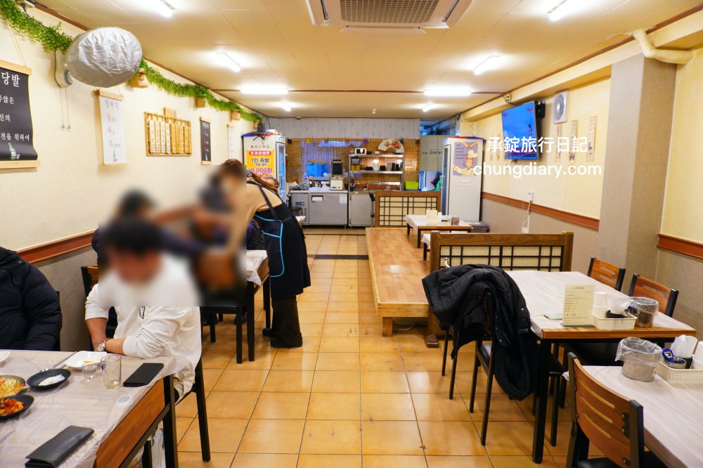 釜山韓式豬腳【漢方王豬腳한방왕족발】南浦站美食,靠近影島大橋附近,美味度NO.1!半半豬腳반반족발(족발반+불족반)。 - 第5張圖 釜山韓式豬腳【漢方王豬腳한방왕족발】南浦站美食,靠近影島大橋附近,美味度NO.1!半半豬腳반반족발(족발반+불족반)。