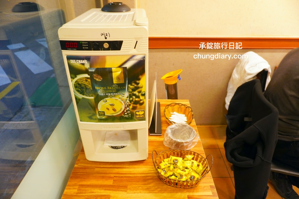 釜山韓式豬腳【漢方王豬腳한방왕족발】南浦站美食,靠近影島大橋附近,美味度NO.1!半半豬腳반반족발(족발반+불족반)。 - 第4張圖 釜山韓式豬腳【漢方王豬腳한방왕족발】南浦站美食,靠近影島大橋附近,美味度NO.1!半半豬腳반반족발(족발반+불족반)。