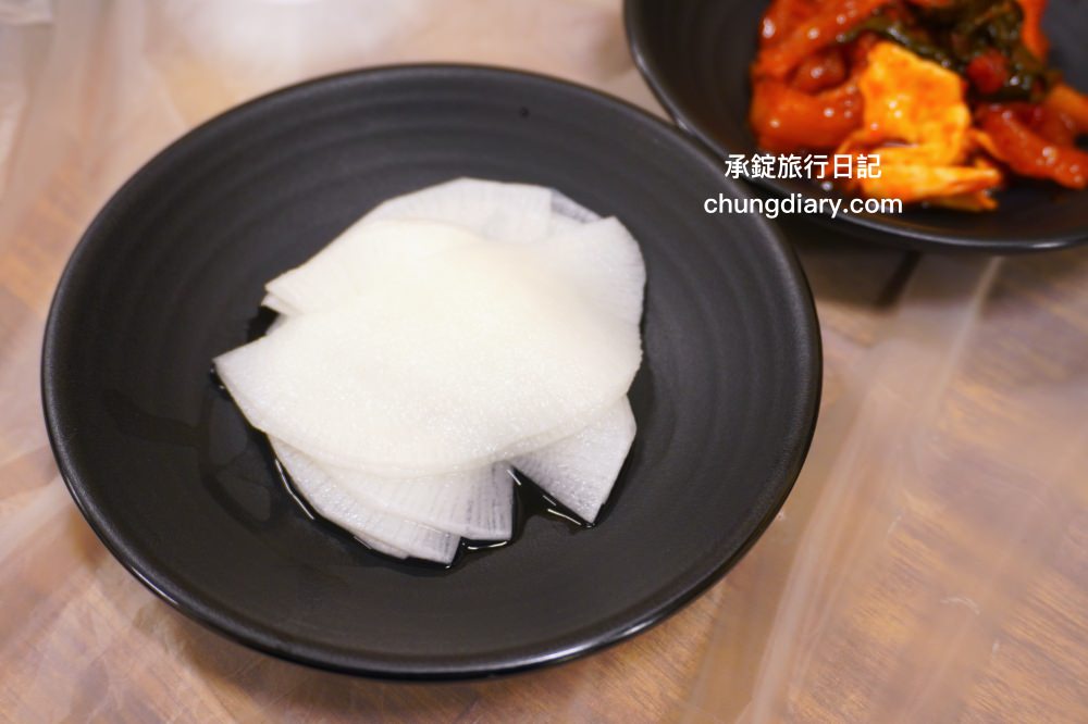 釜山韓式豬腳【漢方王豬腳한방왕족발】南浦站美食,靠近影島大橋附近,美味度NO.1!半半豬腳반반족발(족발반+불족반)。 - 第11張圖 釜山韓式豬腳【漢方王豬腳한방왕족발】南浦站美食,靠近影島大橋附近,美味度NO.1!半半豬腳반반족발(족발반+불족반)。