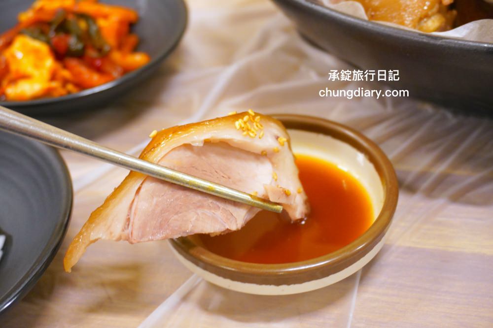 釜山韓式豬腳【漢方王豬腳한방왕족발】南浦站美食,靠近影島大橋附近,美味度NO.1!半半豬腳반반족발(족발반+불족반)。 - 第22張圖 釜山韓式豬腳【漢方王豬腳한방왕족발】南浦站美食,靠近影島大橋附近,美味度NO.1!半半豬腳반반족발(족발반+불족반)。