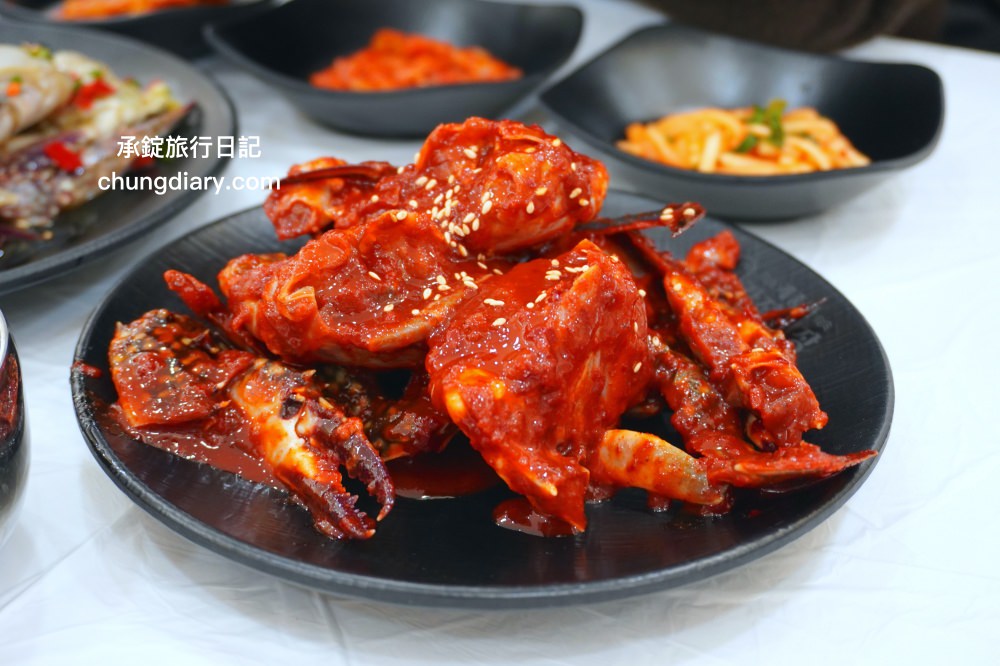 釜山醬蟹吃到飽【명현만간장게장무한리필 부산광안리점】廣安里海水浴場附近,100%韓國延坪島青蟹!韓式辣醬蟹、醬油蟹無限續加。 - 第25張圖 釜山醬蟹吃到飽【명현만간장게장무한리필 부산광안리점】廣安里海水浴場附近,100%韓國延坪島青蟹!韓式辣醬蟹、醬油蟹無限續加。