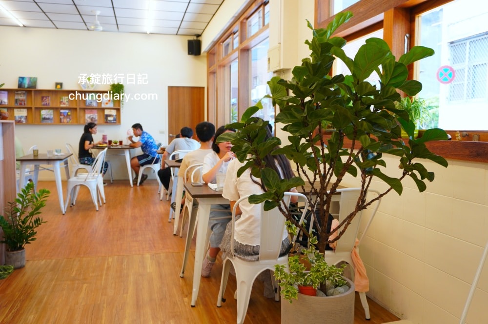 阿飛Brunch|台中火車站早午餐店,明亮溫馨「植物系」裝潢風格,隱藏在巷弄內的綠植餐廳!鄰近~大魯閣新時代購物中心/台中站前秀泰影城/LaLaport台中店|台中東區大智路美食推薦 - 第5張圖 阿飛Brunch|台中火車站早午餐店,明亮溫馨「植物系」裝潢風格,隱藏在巷弄內的綠植餐廳!鄰近~大魯閣新時代購物中心/台中站前秀泰影城/LaLaport台中店|台中東區大智路美食推薦