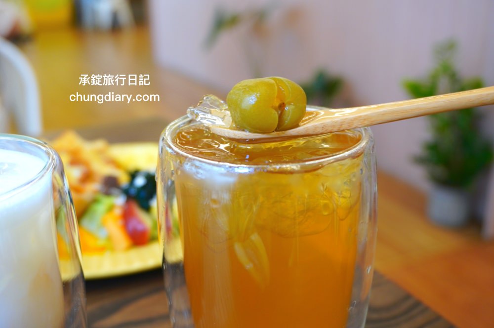 阿飛Brunch|台中火車站早午餐店,明亮溫馨「植物系」裝潢風格,隱藏在巷弄內的綠植餐廳!鄰近~大魯閣新時代購物中心/台中站前秀泰影城/LaLaport台中店|台中東區大智路美食推薦 - 第34張圖 阿飛Brunch|台中火車站早午餐店,明亮溫馨「植物系」裝潢風格,隱藏在巷弄內的綠植餐廳!鄰近~大魯閣新時代購物中心/台中站前秀泰影城/LaLaport台中店|台中東區大智路美食推薦