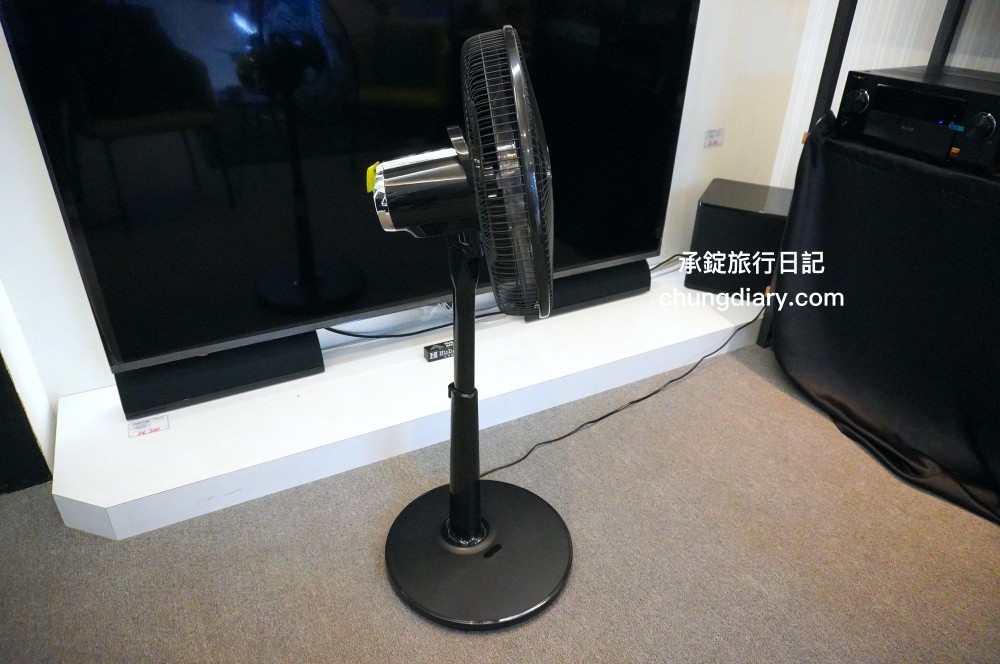 電風扇推薦【UFesa 16吋DC直流節能風扇】智能家電，尊爵奢華黑質感外型，七段大風量調整設定，睡眠風/自然風/一般風三種模式，定時開關機，紅外線遙控器操控！台北內湖雅光電器商城