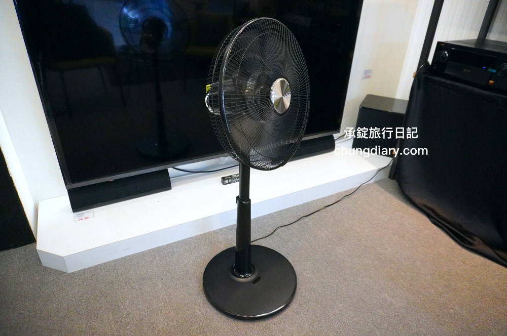 電風扇推薦【UFesa 16吋DC直流節能風扇】智能家電，尊爵奢華黑質感外型，七段大風量調整設定，睡眠風/自然風/一般風三種模式，定時開關機，紅外線遙控器操控！台北內湖雅光電器商城