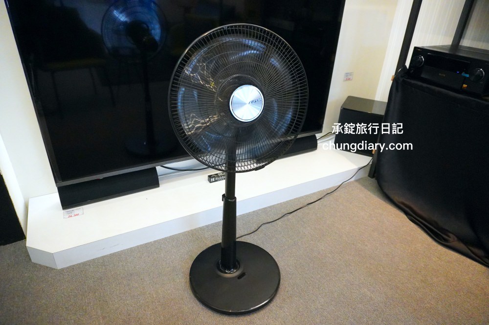 電風扇推薦【UFesa 16吋DC直流節能風扇】智能家電，尊爵奢華黑質感外型，七段大風量調整設定，睡眠風/自然風/一般風三種模式，定時開關機，紅外線遙控器操控！台北內湖雅光電器商城