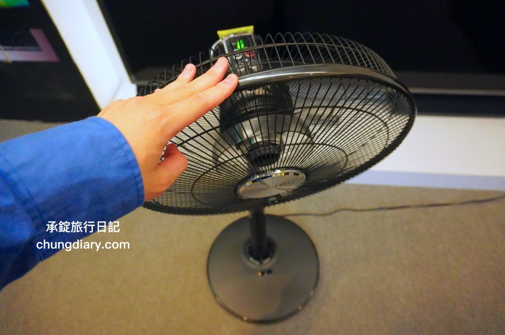 電風扇推薦【UFesa 16吋DC直流節能風扇】智能家電，尊爵奢華黑質感外型，七段大風量調整設定，睡眠風/自然風/一般風三種模式，定時開關機，紅外線遙控器操控！台北內湖雅光電器商城