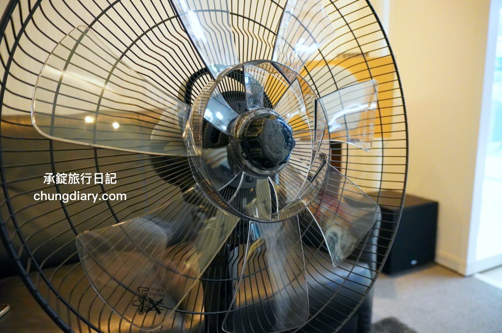 電風扇推薦【UFesa 16吋DC直流節能風扇】智能家電，尊爵奢華黑質感外型，七段大風量調整設定，睡眠風/自然風/一般風三種模式，定時開關機，紅外線遙控器操控！台北內湖雅光電器商城