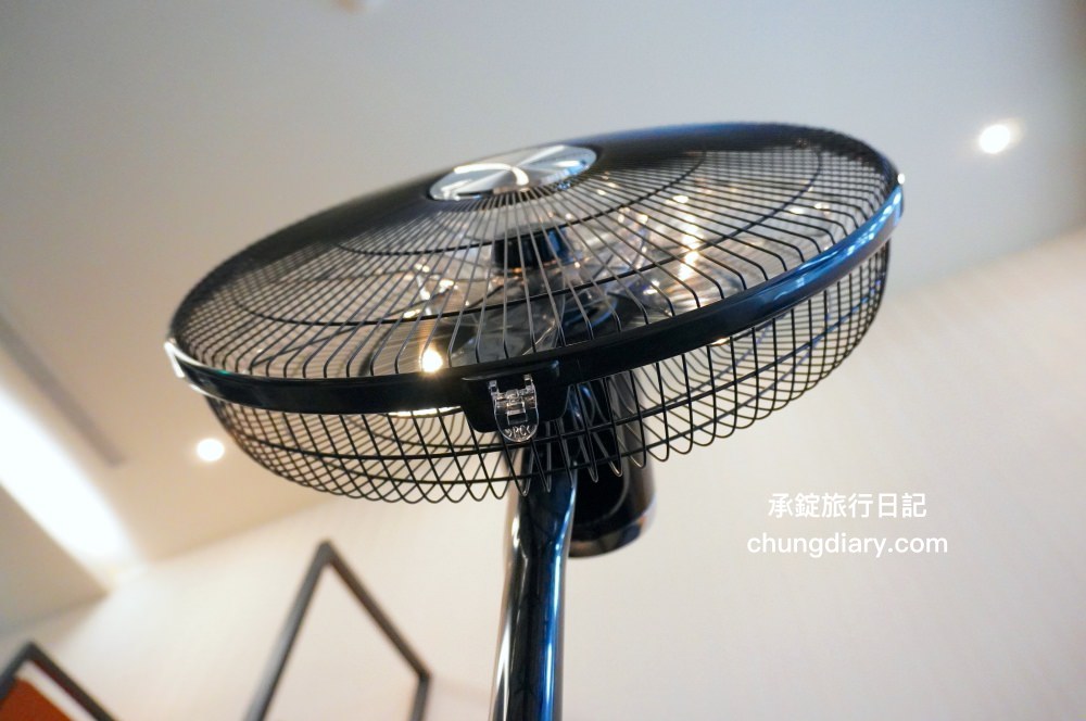 電風扇推薦【UFesa 16吋DC直流節能風扇】智能家電，尊爵奢華黑質感外型，七段大風量調整設定，睡眠風/自然風/一般風三種模式，定時開關機，紅外線遙控器操控！台北內湖雅光電器商城