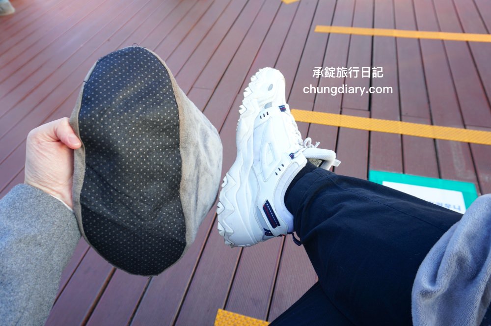 青沙浦天空步道 청사포 다릿돌전망대｜釜山免費景點推薦，海岸邊延伸出的觀景台，腳下透明玻璃看海，欣賞海天一線的美景。