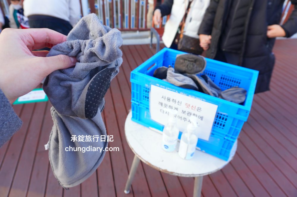 青沙浦天空步道 청사포 다릿돌전망대｜釜山免費景點推薦，海岸邊延伸出的觀景台，腳下透明玻璃看海，欣賞海天一線的美景。