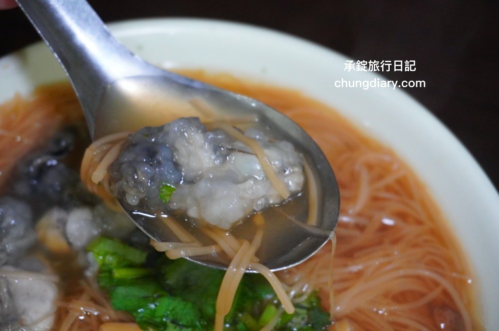 台北饒河夜市|東發號油飯麵線|土地公廟百年老店,推薦必點大腸蚵仔麵線。 - 第12張圖 台北饒河夜市|東發號油飯麵線|土地公廟百年老店,推薦必點大腸蚵仔麵線。