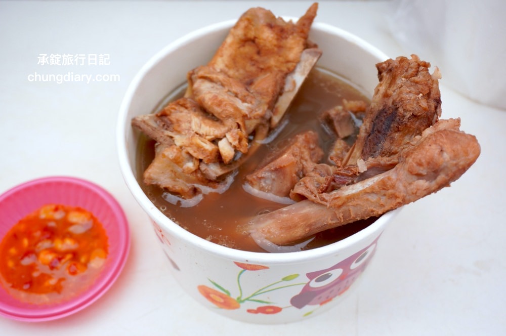 饒河夜市藥燉排骨【陳董藥燉排骨攤位】連續五年「米其林必比登」推薦夜市小吃！