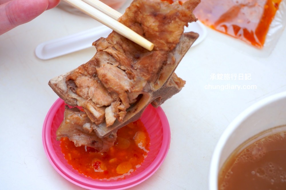 饒河夜市藥燉排骨【陳董藥燉排骨攤位】連續五年「米其林必比登」推薦夜市小吃！